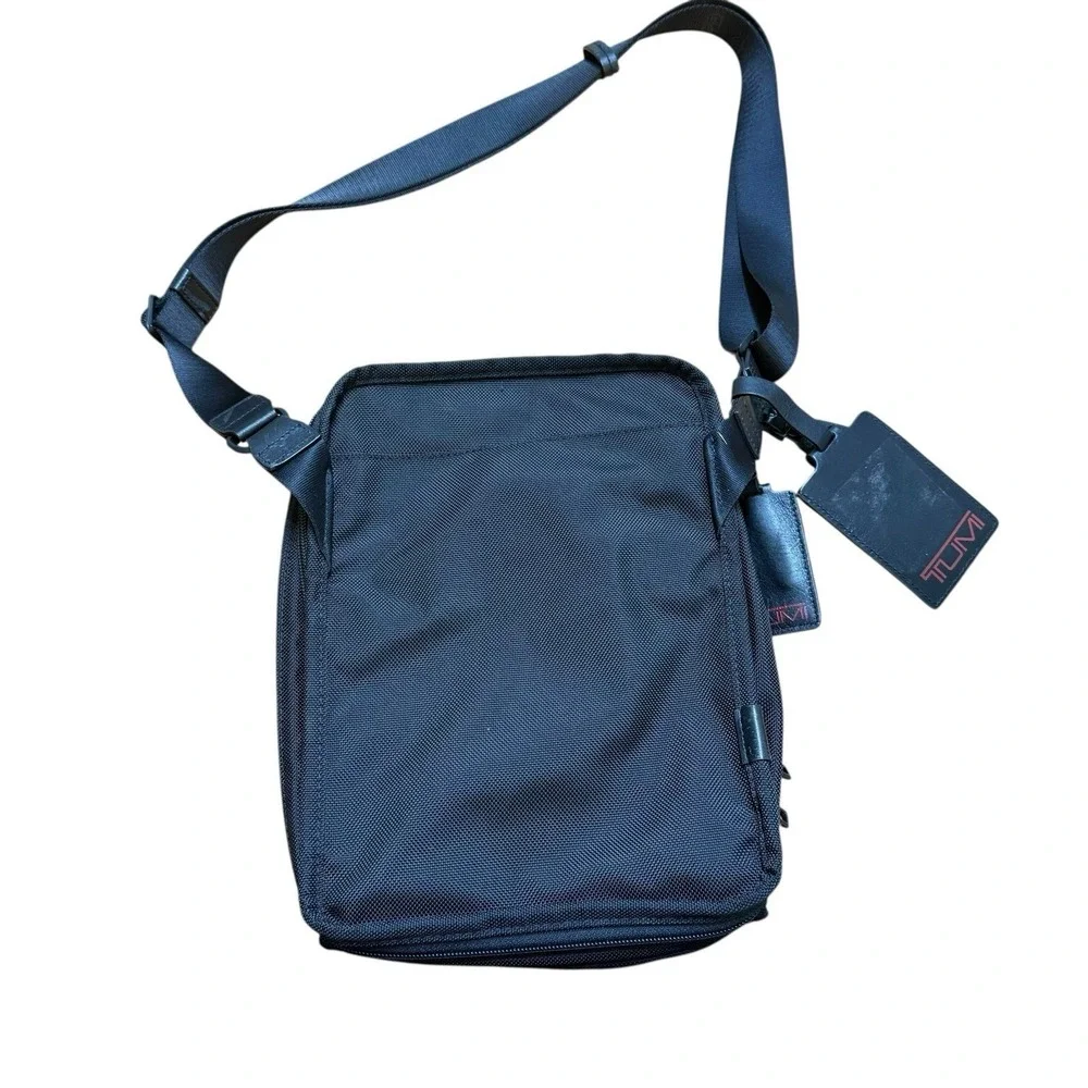 Tumi Alpha 3 Pocket Bag Small Black Ballistic Nylon‎ Crossbody 117345-1041